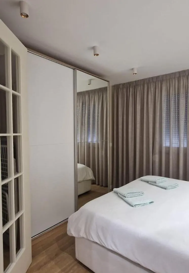 Lilo'S Place 1 Tirana Albania